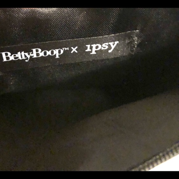 Betty Boop x Ipsy Make-up bag /change purse/clutch. Cute, with sequins & Betty!! - Picture 3 of 3